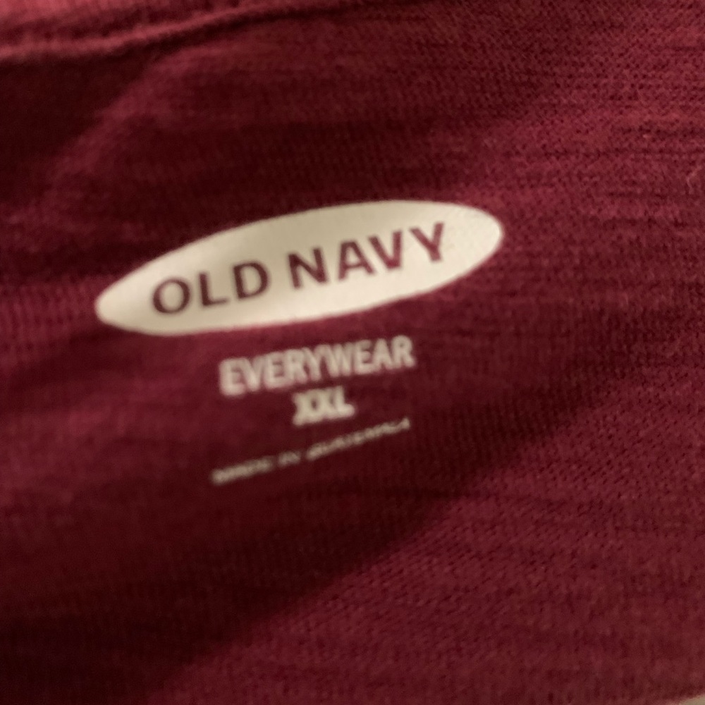 old navy t shirt - Picture 2 of 2